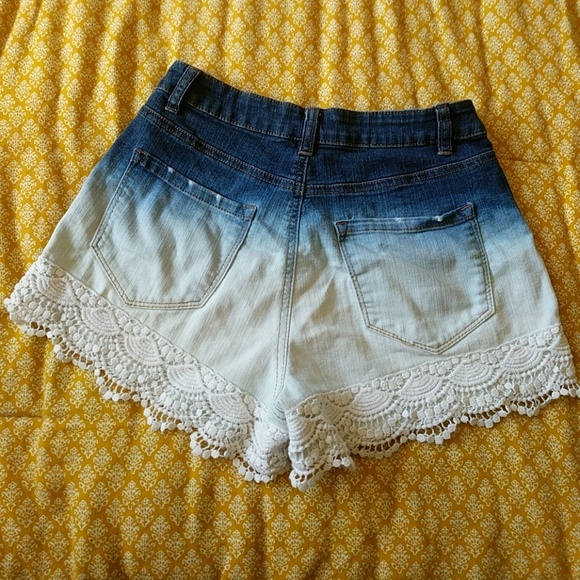 Refuge high waisted scallop laced shorts - Picture 3 of 3